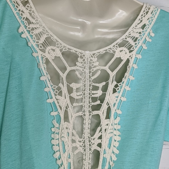 Short Sleeved Shirt light blue embroidered Medium - Picture 5 of 6